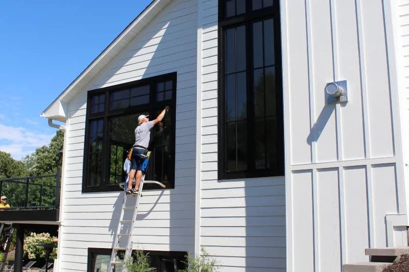 Professional window cleaning service in Richmond Hill